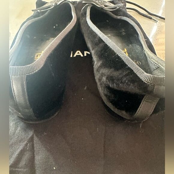 CHANEL Black Velvet Ballet Flats Size 38 - Picture 4 of 7